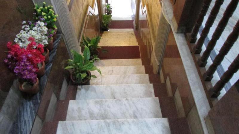 Khaja Habib Hotel Колката Екстериор снимка