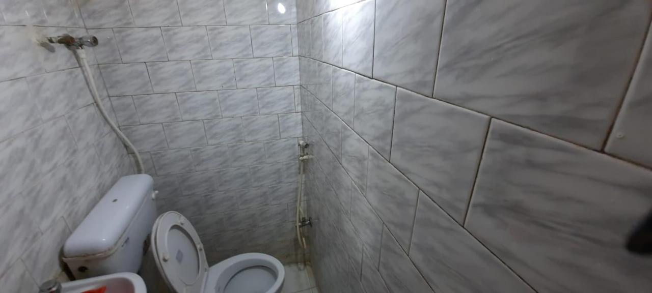 Khaja Habib Hotel Колката Екстериор снимка