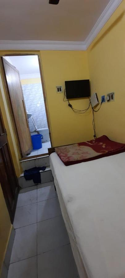 Khaja Habib Hotel Колката Екстериор снимка