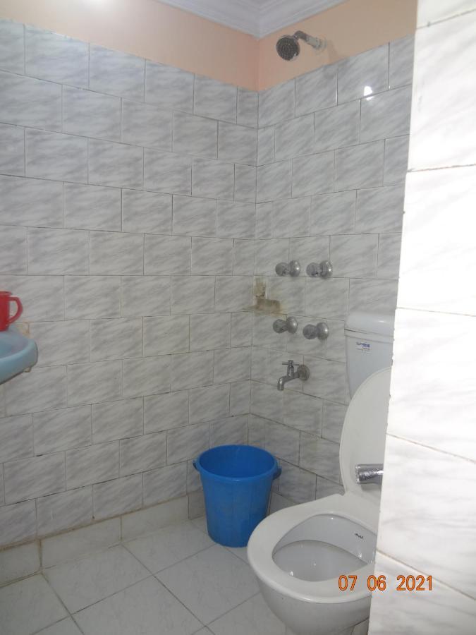 Khaja Habib Hotel Колката Екстериор снимка