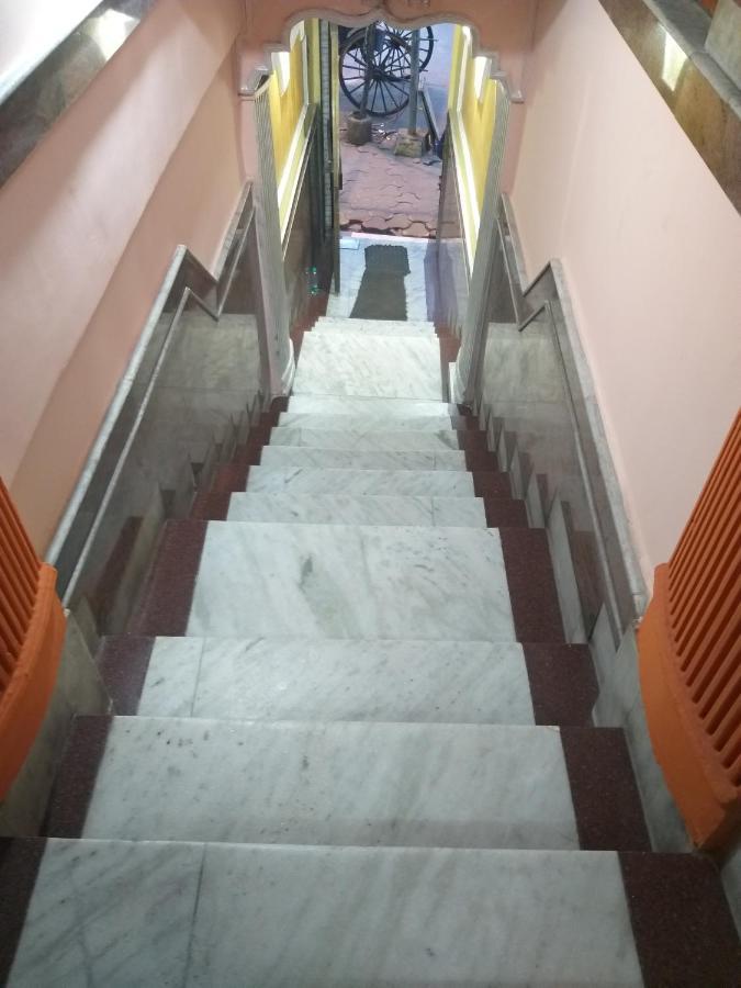 Khaja Habib Hotel Колката Екстериор снимка