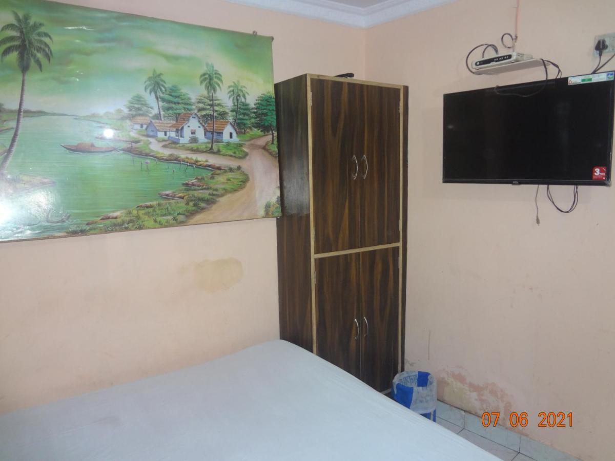 Khaja Habib Hotel Колката Екстериор снимка